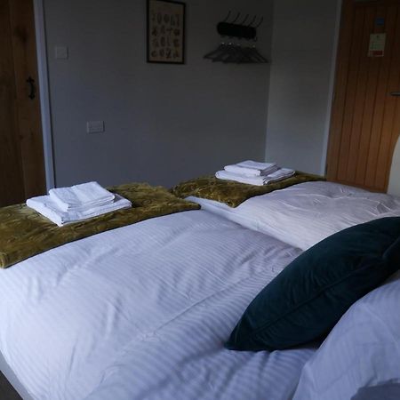 Hotel The Fox And Hounds Whittlebury Esterno foto