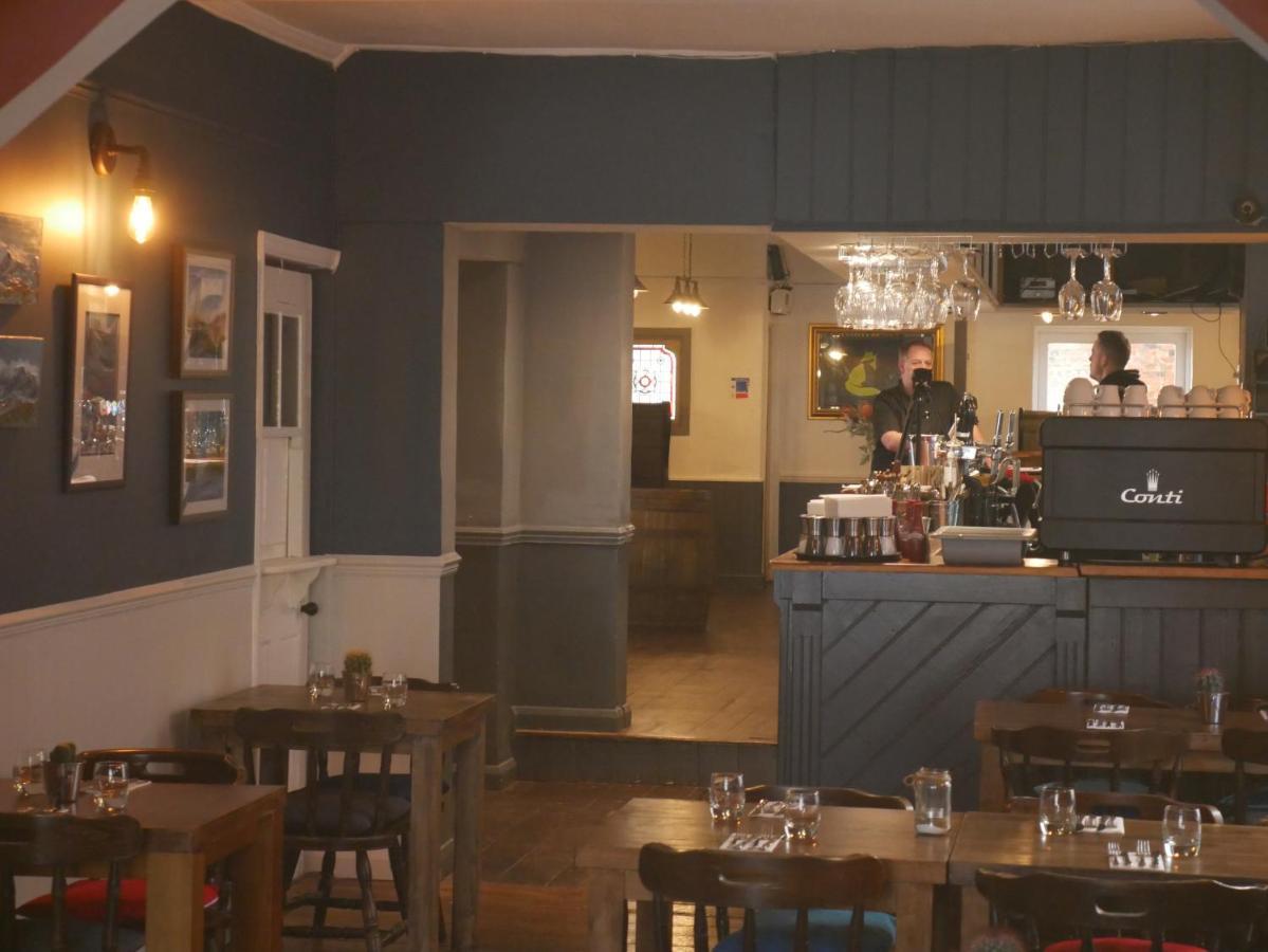 Hotel The Fox And Hounds Whittlebury Esterno foto