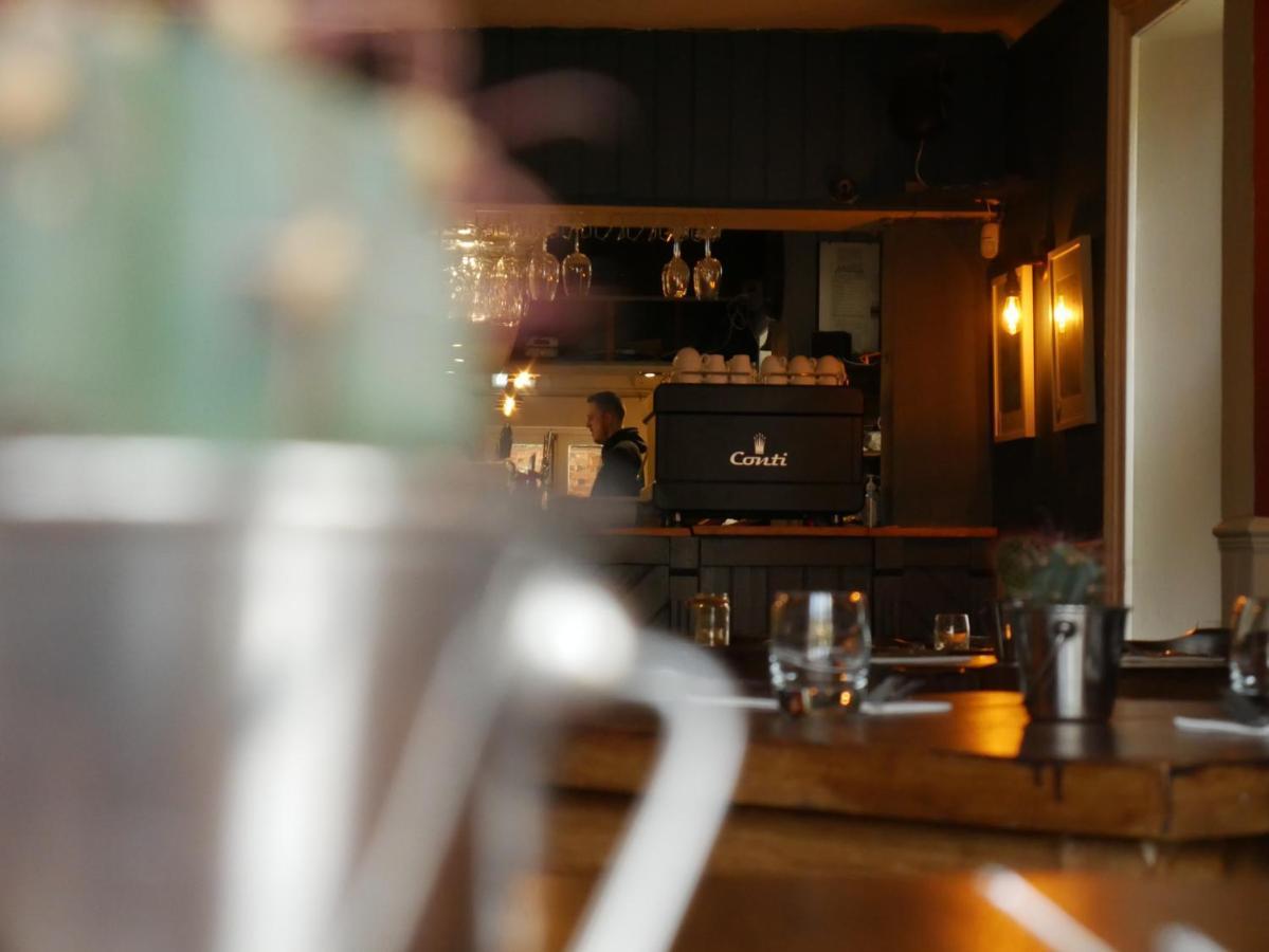 Hotel The Fox And Hounds Whittlebury Esterno foto
