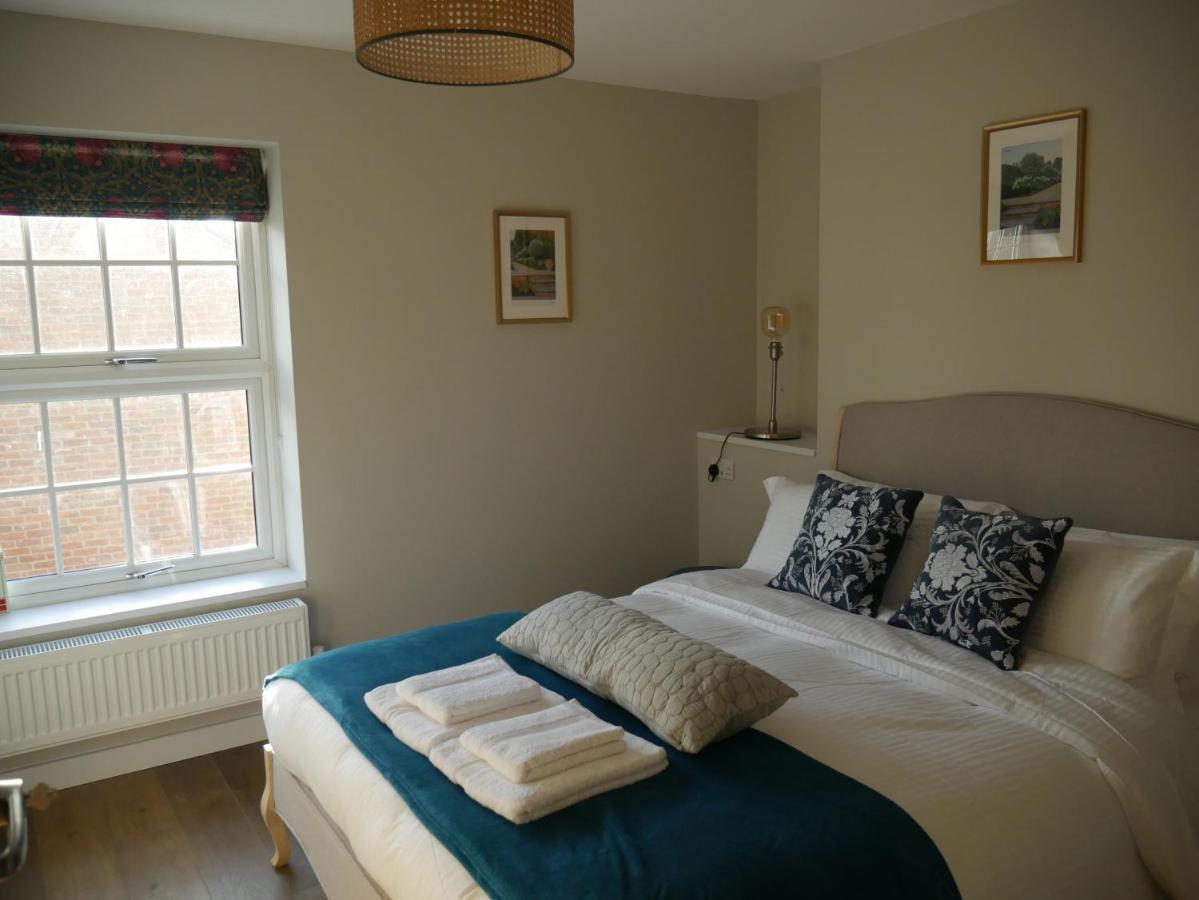 Hotel The Fox And Hounds Whittlebury Esterno foto