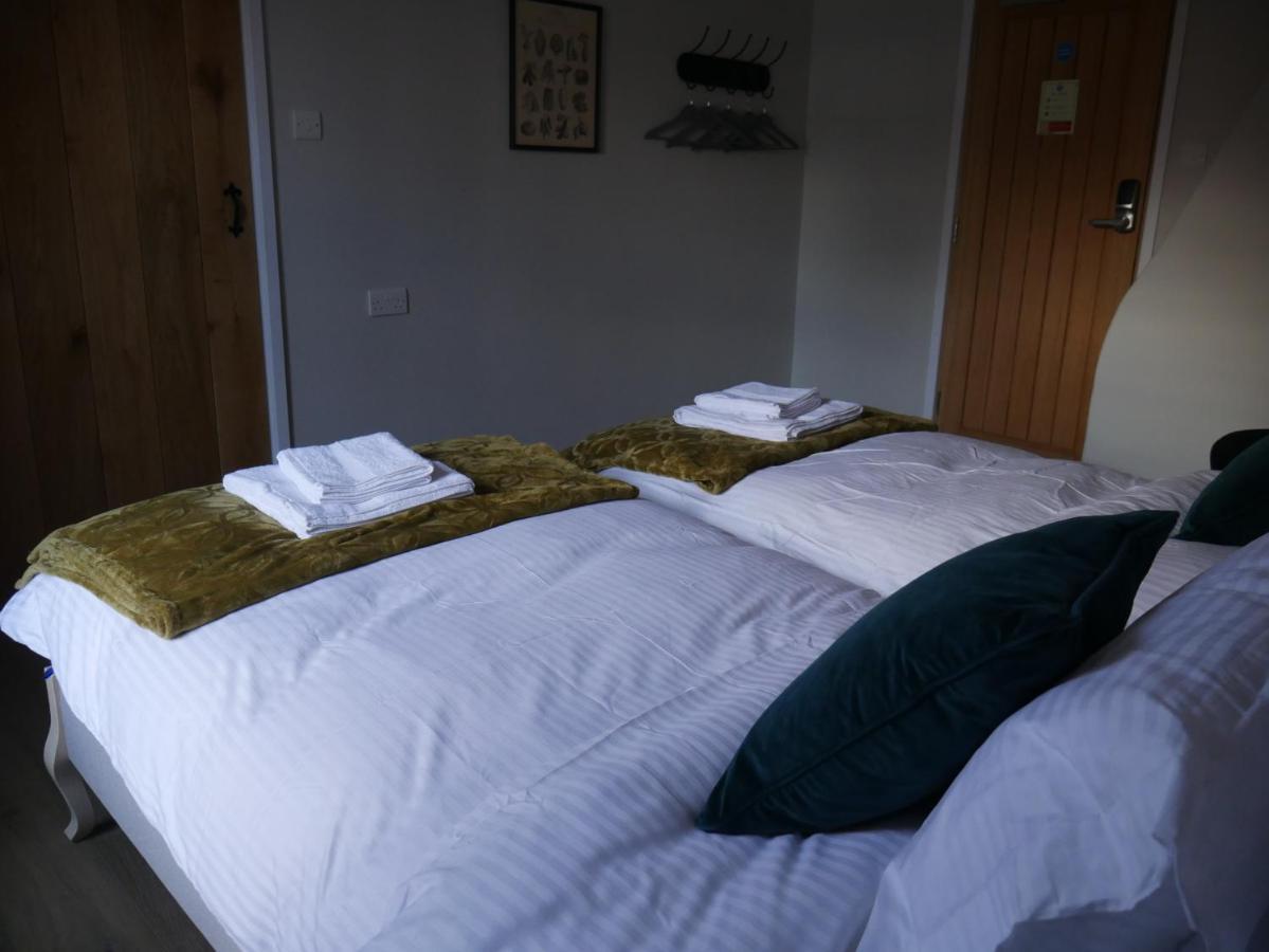 Hotel The Fox And Hounds Whittlebury Esterno foto